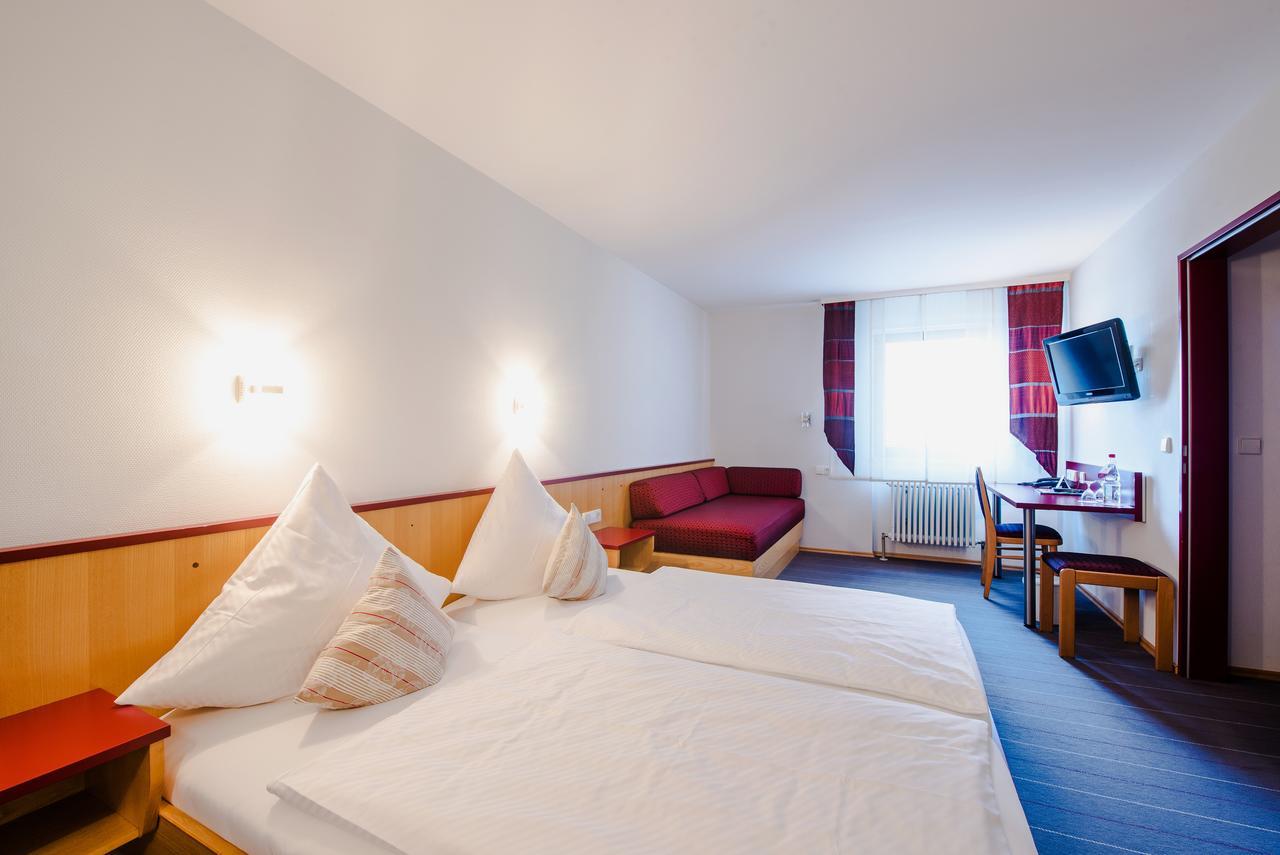 Hotel Gasthof Zum Roessle ألتينشتاد المظهر الخارجي الصورة