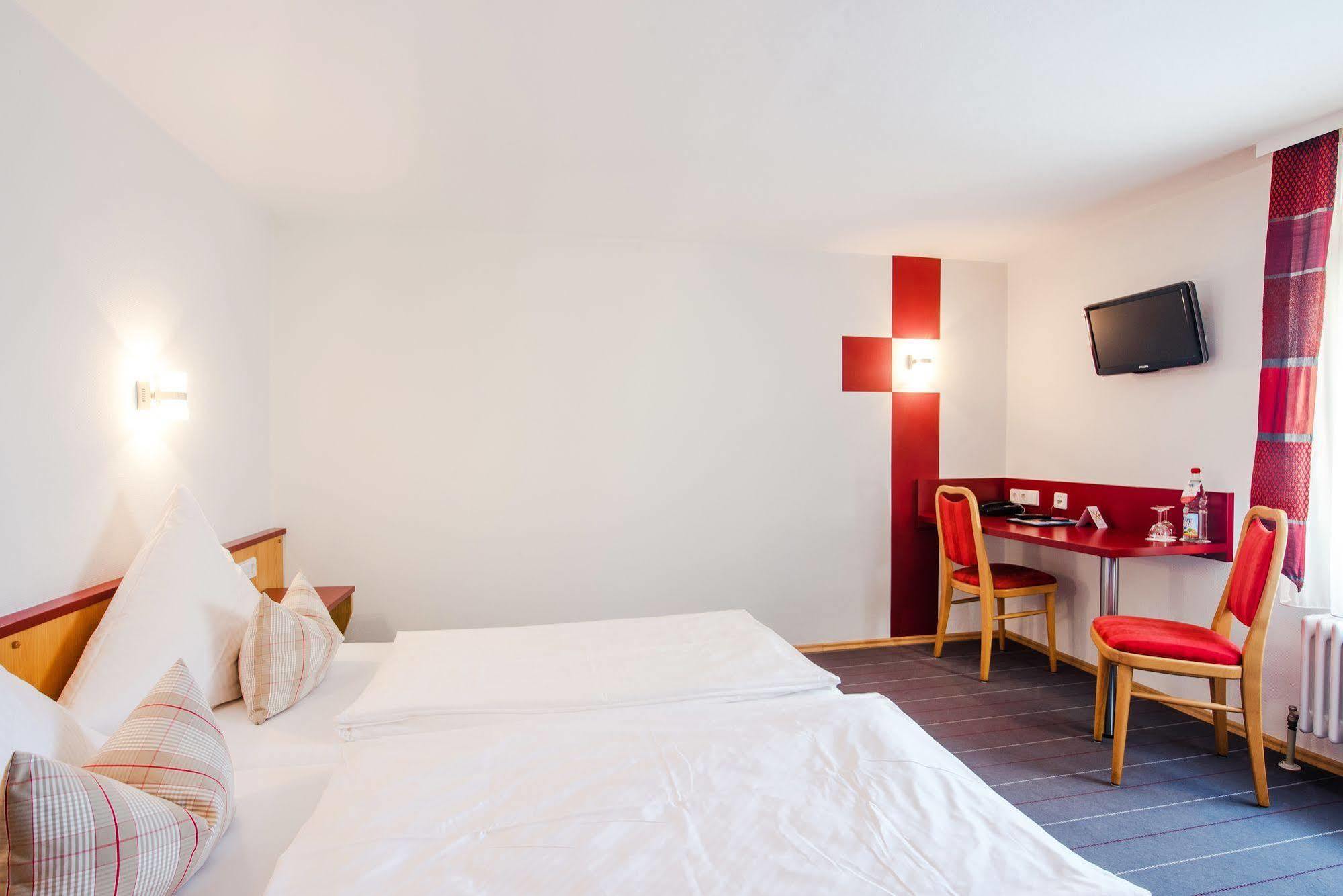 Hotel Gasthof Zum Roessle ألتينشتاد المظهر الخارجي الصورة